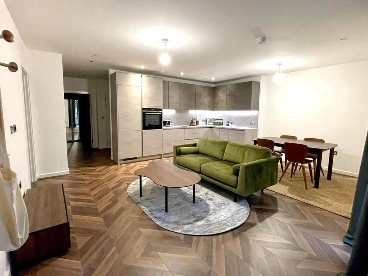 Deluxe 3 Bedrooms Modern Flat In Stratford * Londra