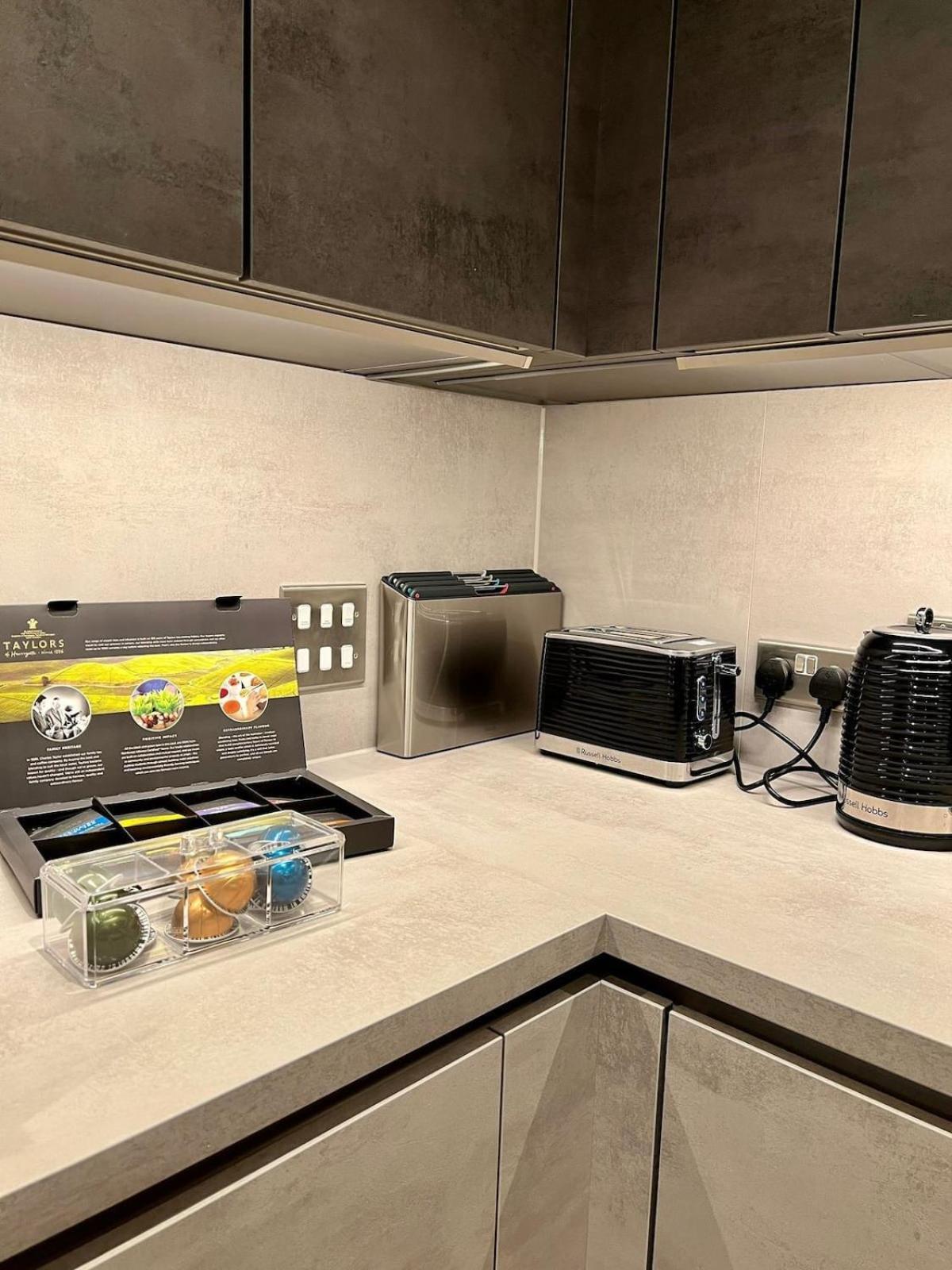 Deluxe 3 Bedrooms Modern Flat In Stratford Londra